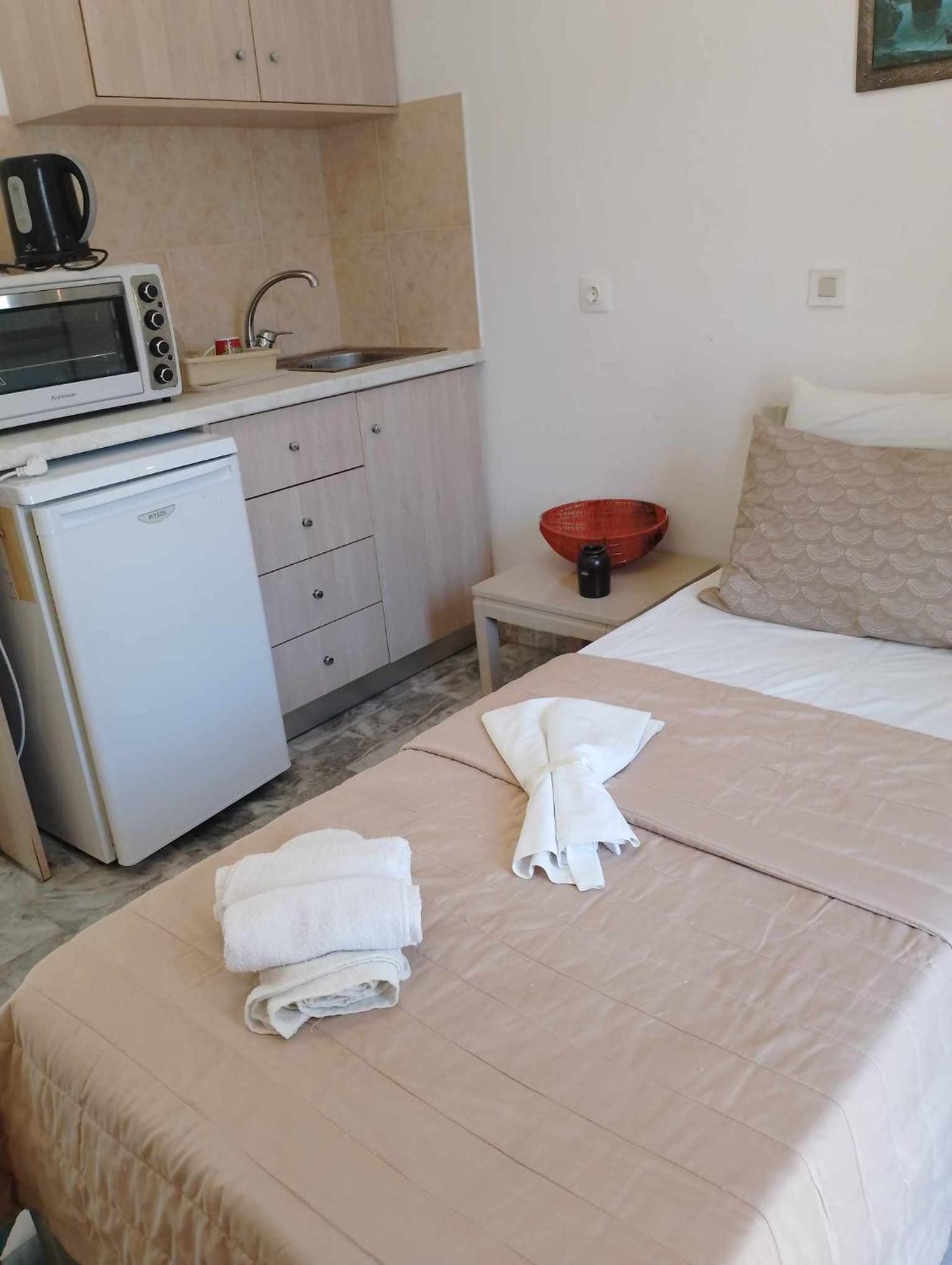 Cleios Rooms And Studios, Kalymnos 85200 Panormos  エクステリア 写真